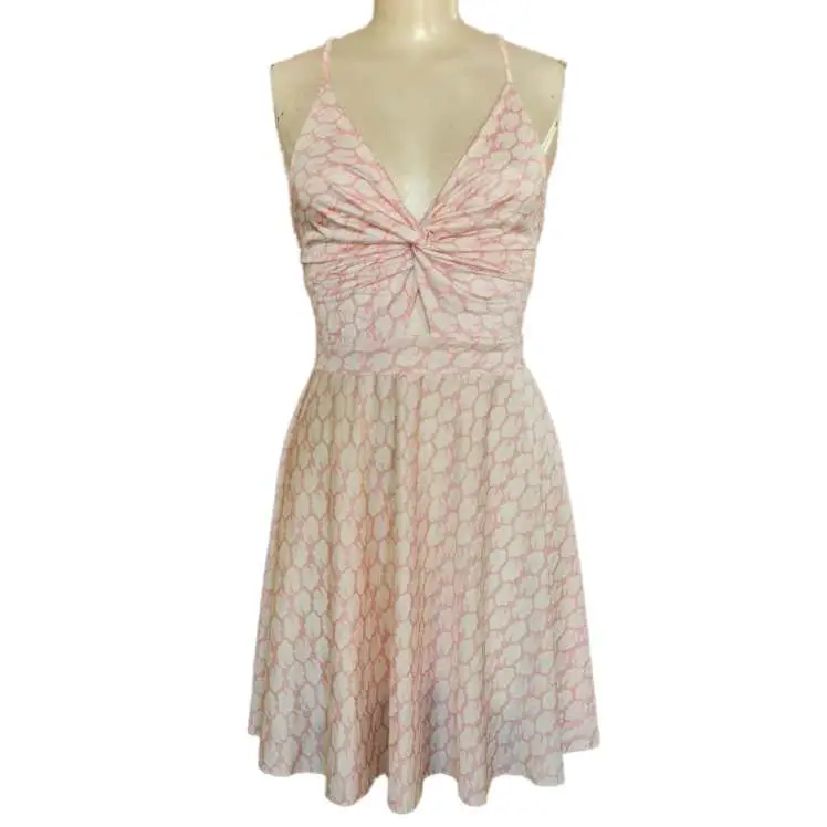 Vestido sexy con nudo — imagen 1