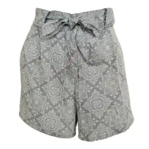 Short con pestañas miniatura 1