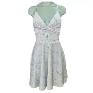 Vestido sexy con nudo miniatura 1